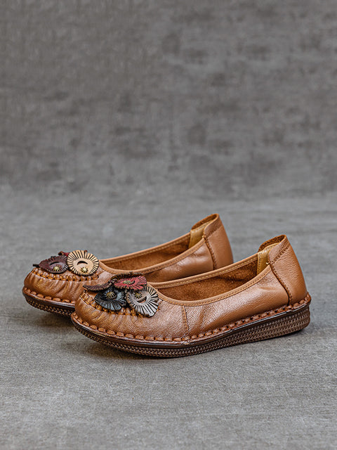 Damen Schuhe aus ethnischem Leder mit Blumenmuster und niedrigem Absatz